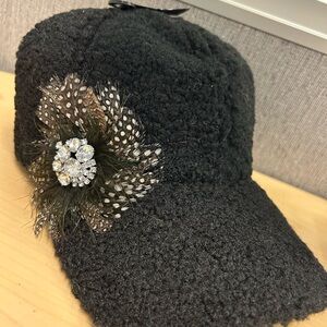 🖤 New Black Baseball Hat w/ Stella & Dot Plume Feather Brooch | New